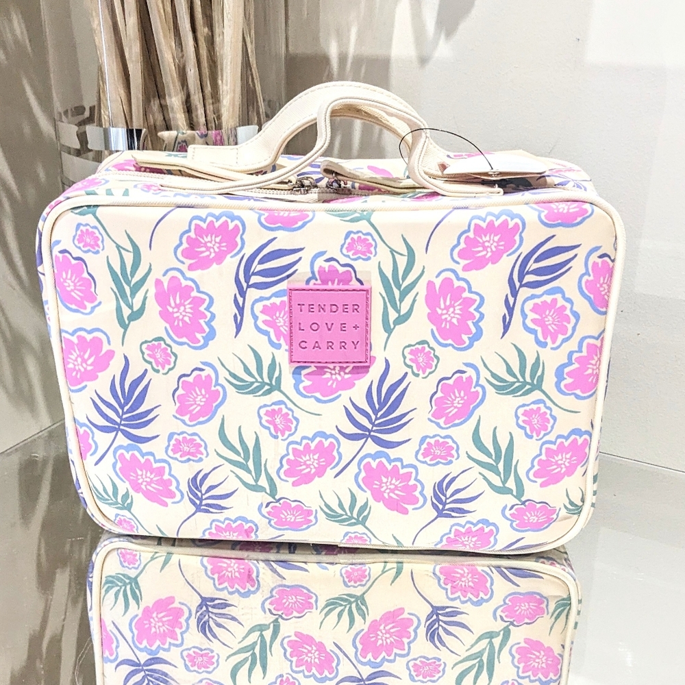 NWT Tender Love + Carry Toiletry Weekender Bag with Hanger